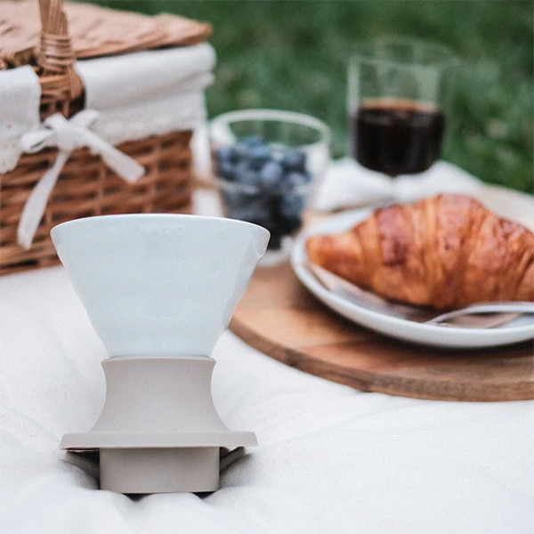Hario V60 Ceramic Immersion Coffee Dripper SWITCH 02 in Jasmine White