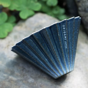 Origami Dripper Sukumo - Japanese porcelain dripper with indigo dye