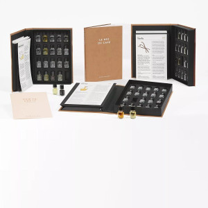 Le Nez du Café box set with 60 aromas for professional coffee tasting, ideal for Q-Graders and SCA courses.