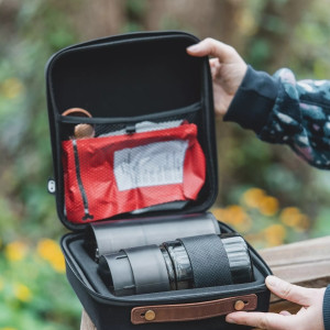 Cordless grinder with titanium-coated E&B burrs, reusable dripper (225 ml) and heat-resistant glass server (400 ml).