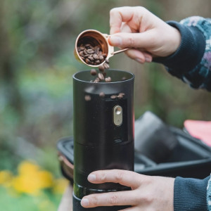 Timemore 123 GO Titanium – grinder portatile 3-in-1 con dripper e caraffa